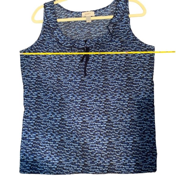 Ann Taylor Women’s LOFT Factory Blue Dot Print Tank Blouse Size Medium - Picture 3 of 5